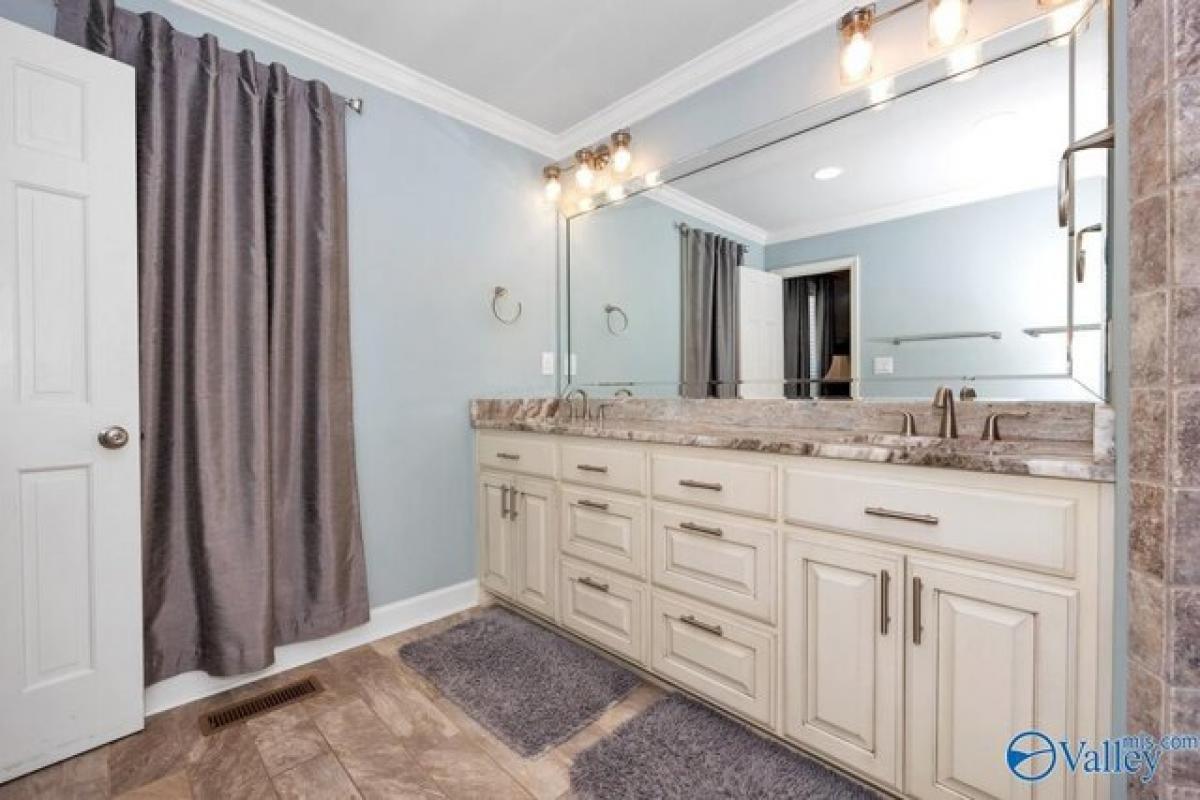 Picture of Home For Sale in Athens, Alabama, United States