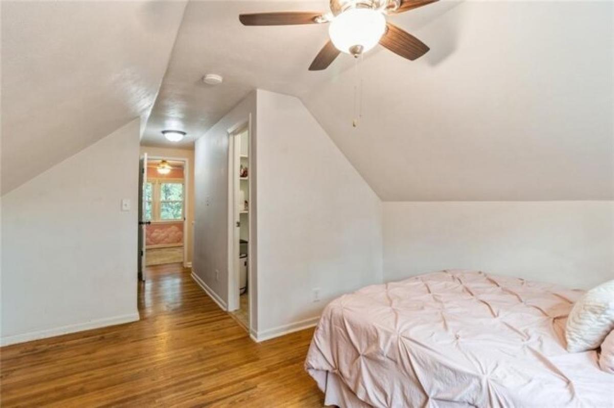 Picture of Home For Sale in Urbandale, Iowa, United States