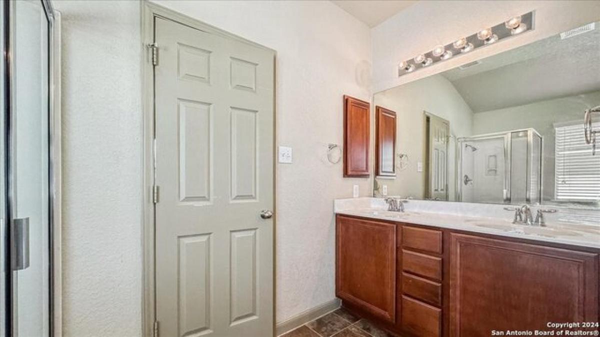 Picture of Home For Sale in New Braunfels, Texas, United States