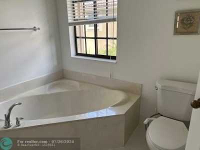 Home For Rent in Weston, Florida