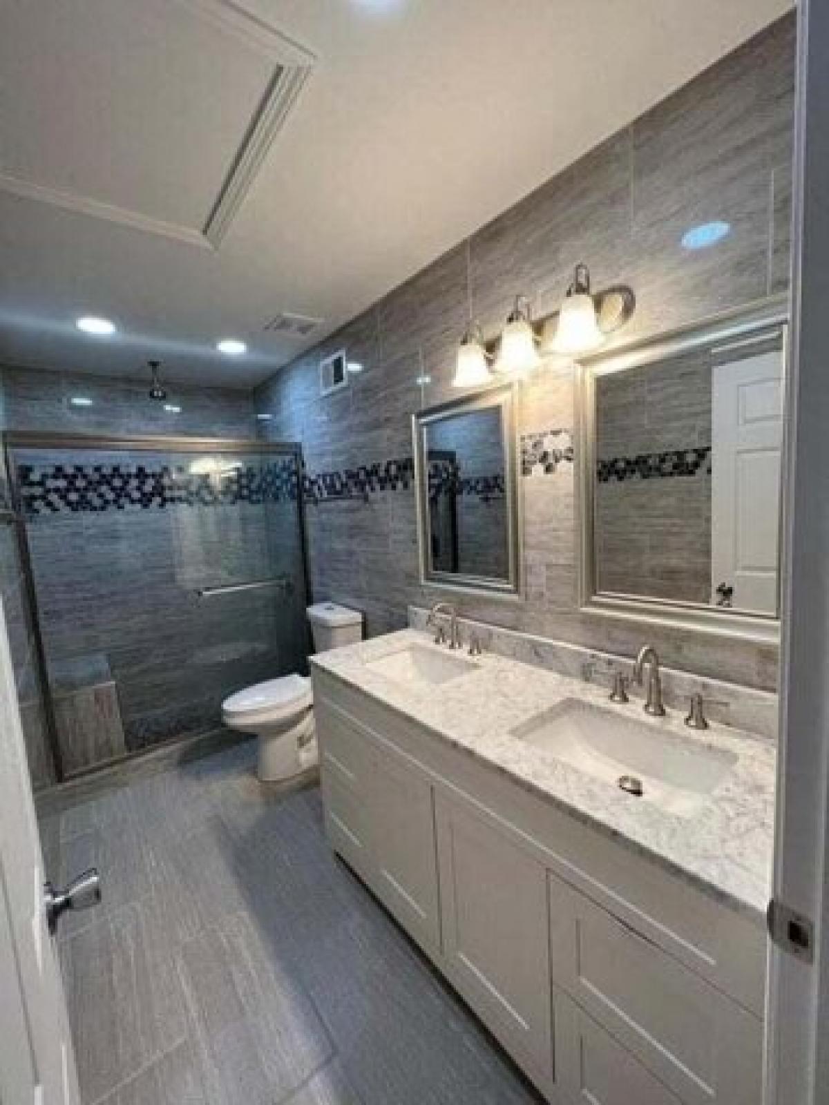 Picture of Home For Sale in Milwaukee, Wisconsin, United States