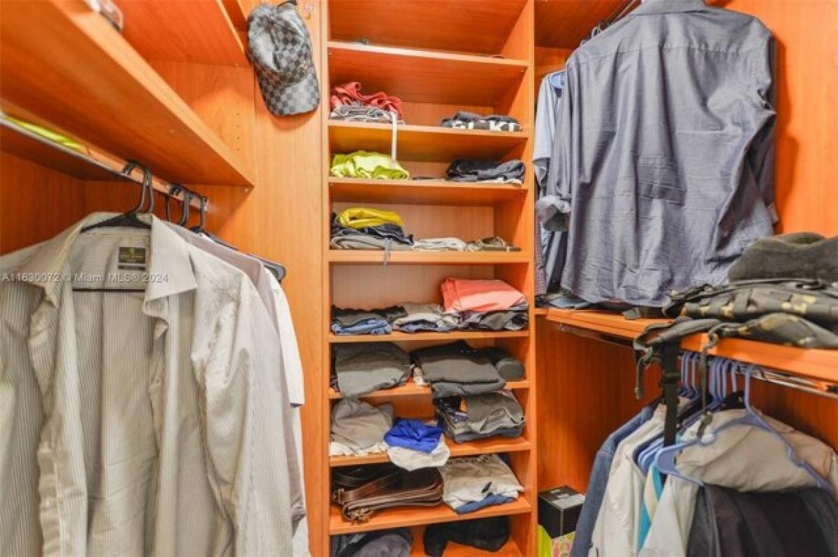 Picture of Home For Sale in Hallandale Beach, Florida, United States