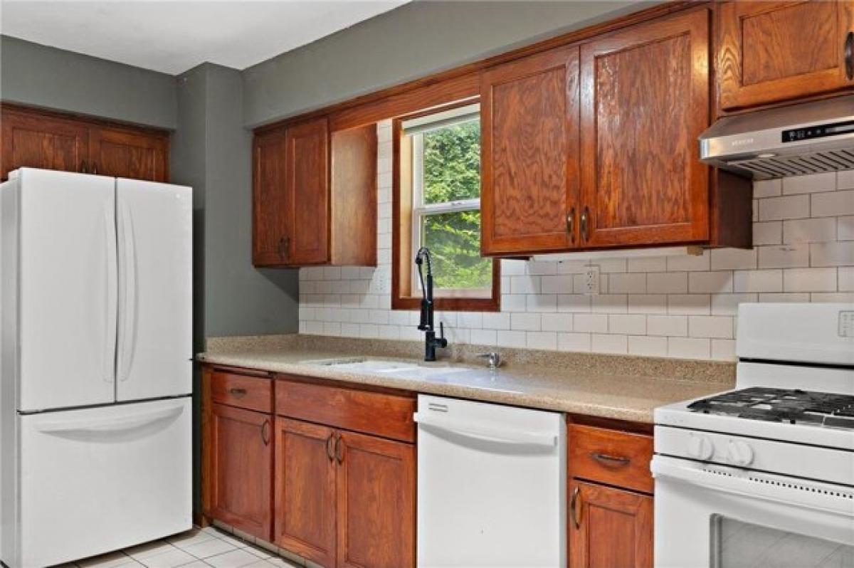 Picture of Home For Sale in Edina, Minnesota, United States