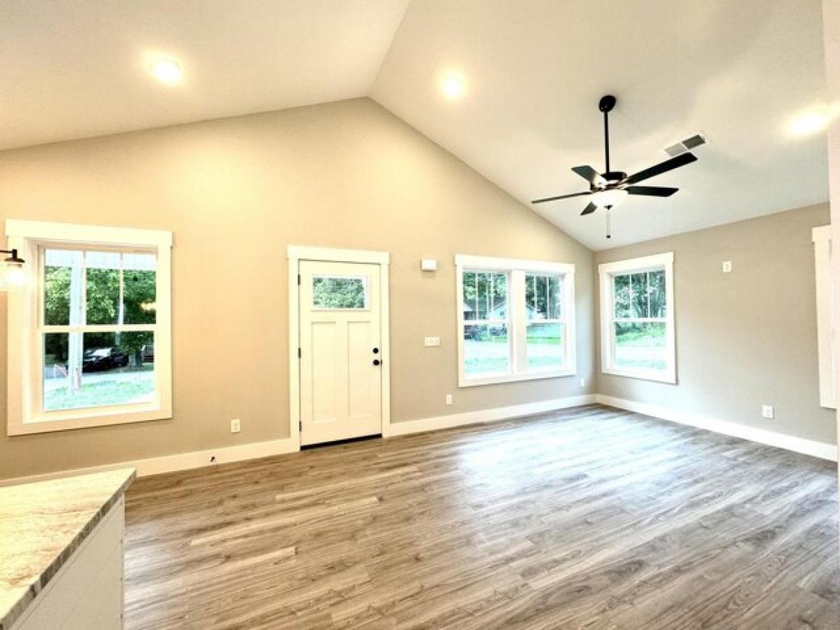 Picture of Home For Sale in Lafayette, Georgia, United States