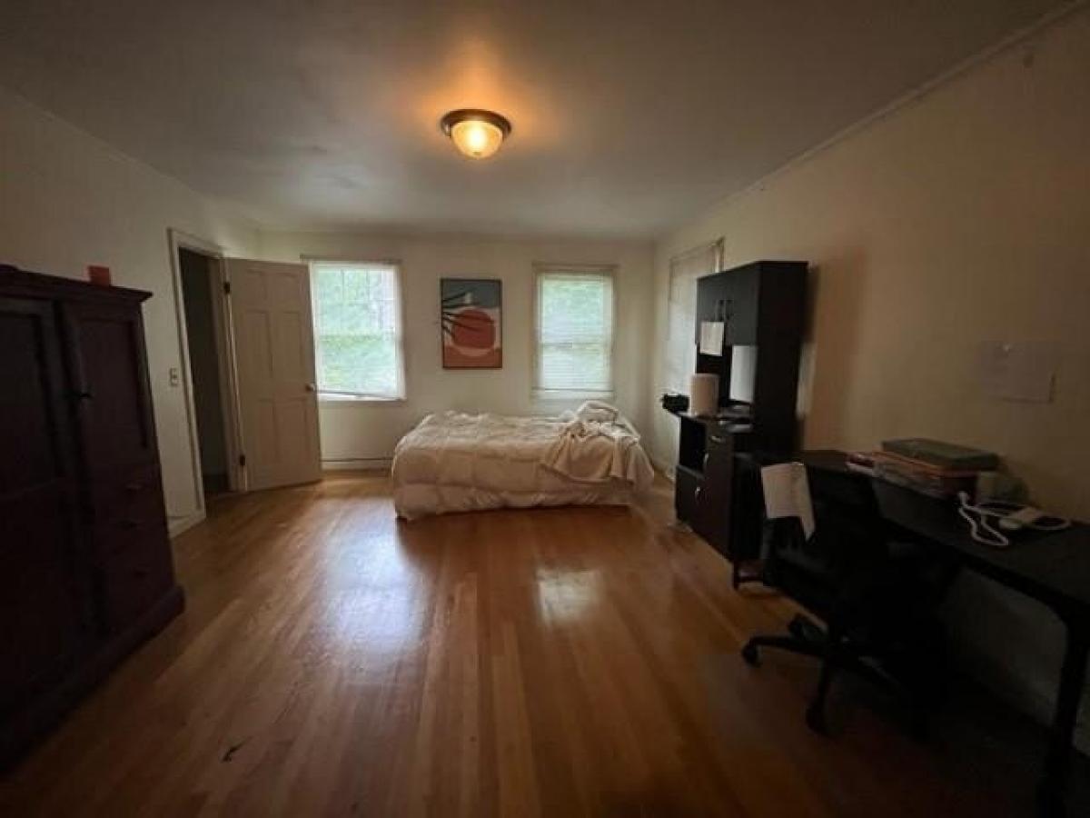 Picture of Home For Sale in Providence, Rhode Island, United States