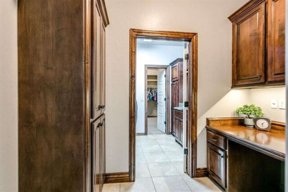 Picture of Home For Sale in Moore, Oklahoma, United States