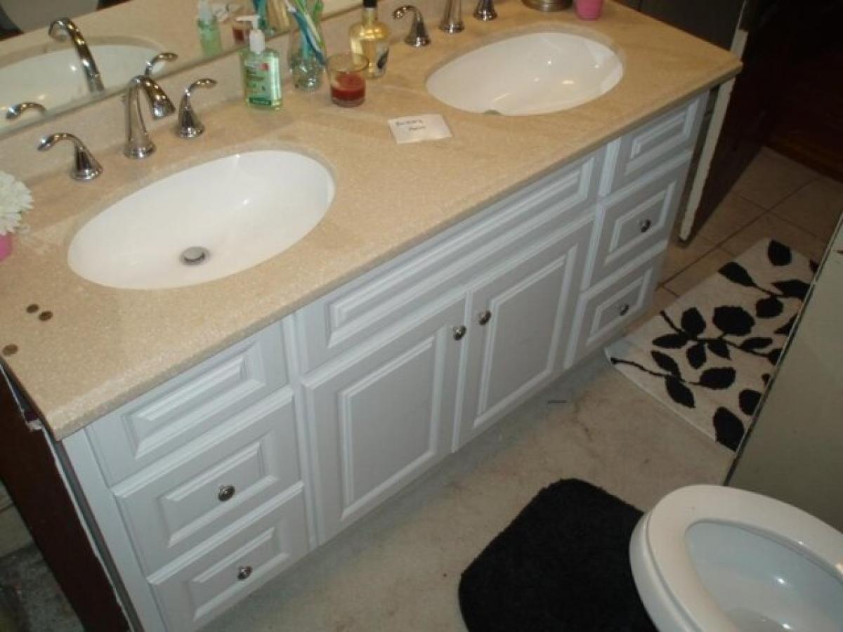 Picture of Home For Sale in Madison, Wisconsin, United States