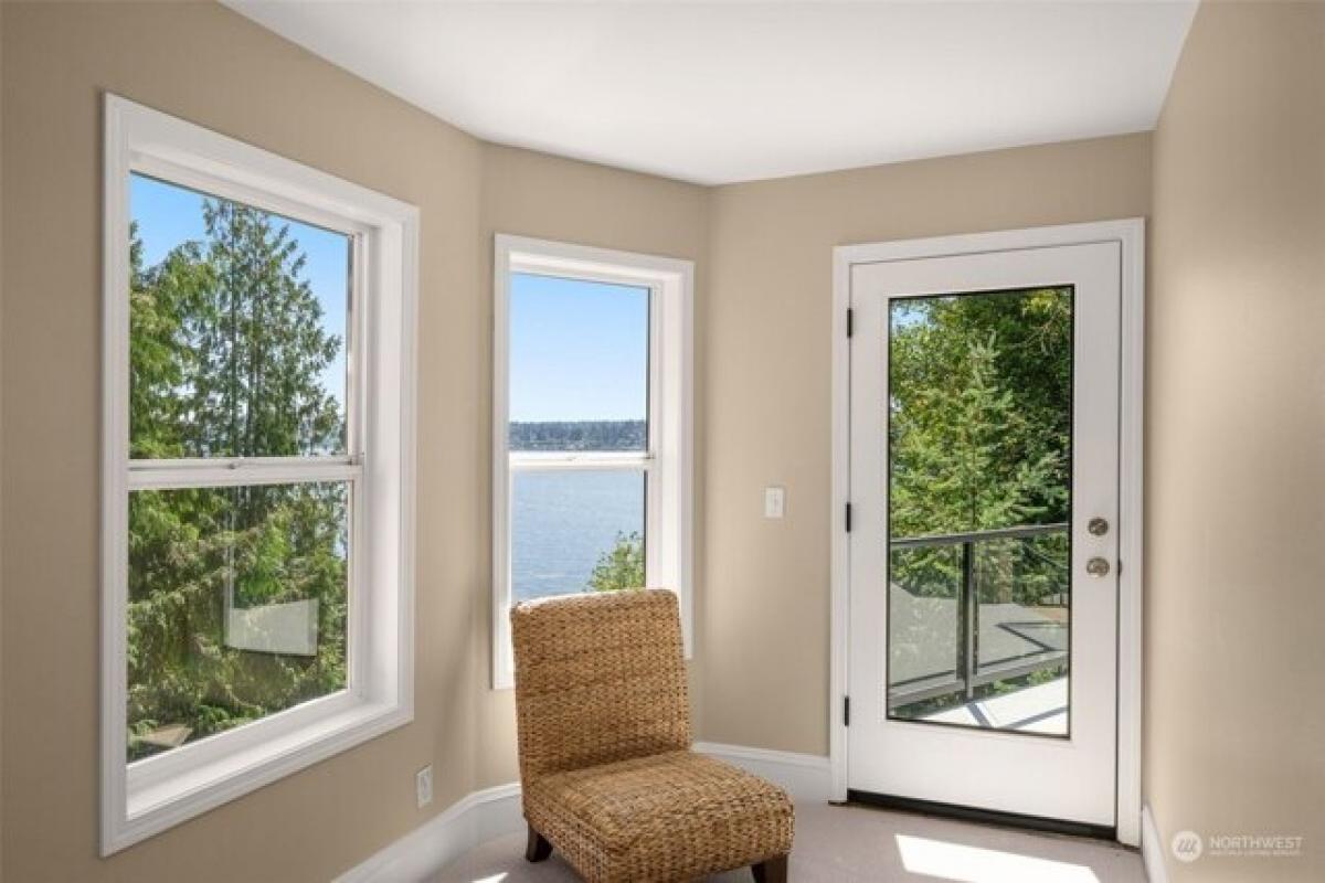 Picture of Home For Sale in Kirkland, Washington, United States