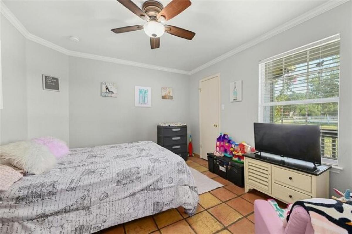 Picture of Home For Sale in Liberty Hill, Texas, United States