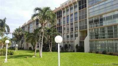 Home For Rent in Hallandale Beach, Florida