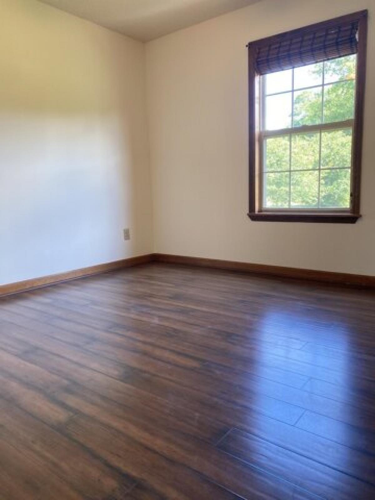 Picture of Home For Sale in Thompsons Station, Tennessee, United States