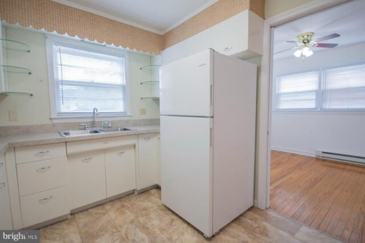 Picture of Home For Sale in Martinsburg, West Virginia, United States