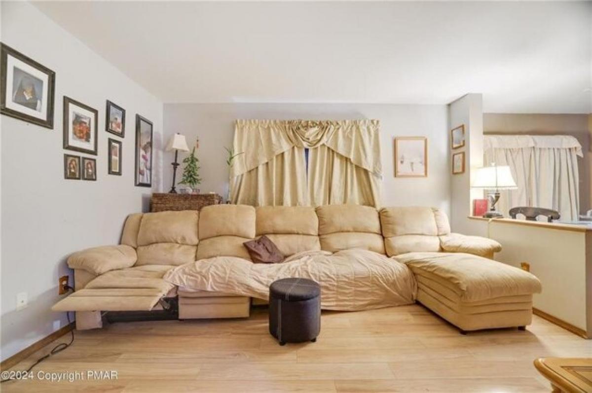 Picture of Home For Sale in Tobyhanna, Pennsylvania, United States