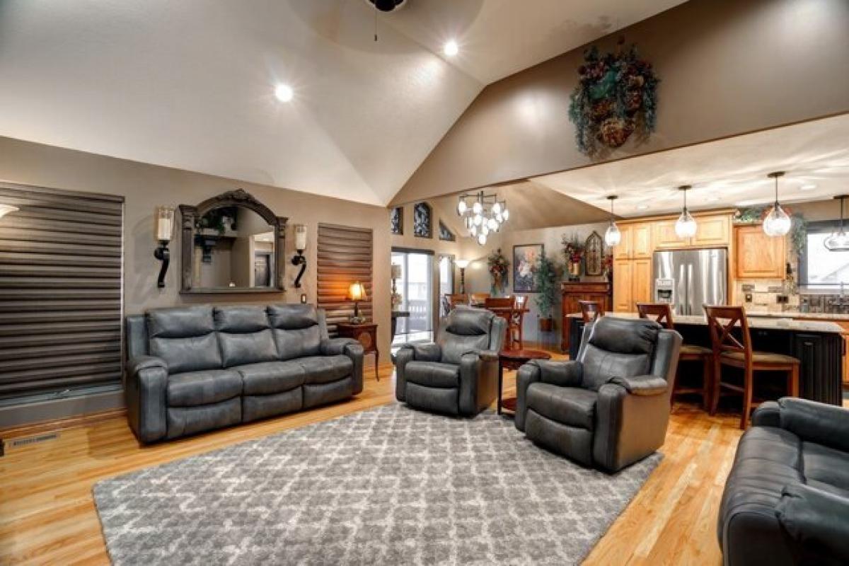 Picture of Home For Sale in Salina, Kansas, United States