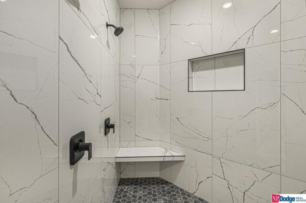 Picture of Home For Sale in Omaha, Nebraska, United States