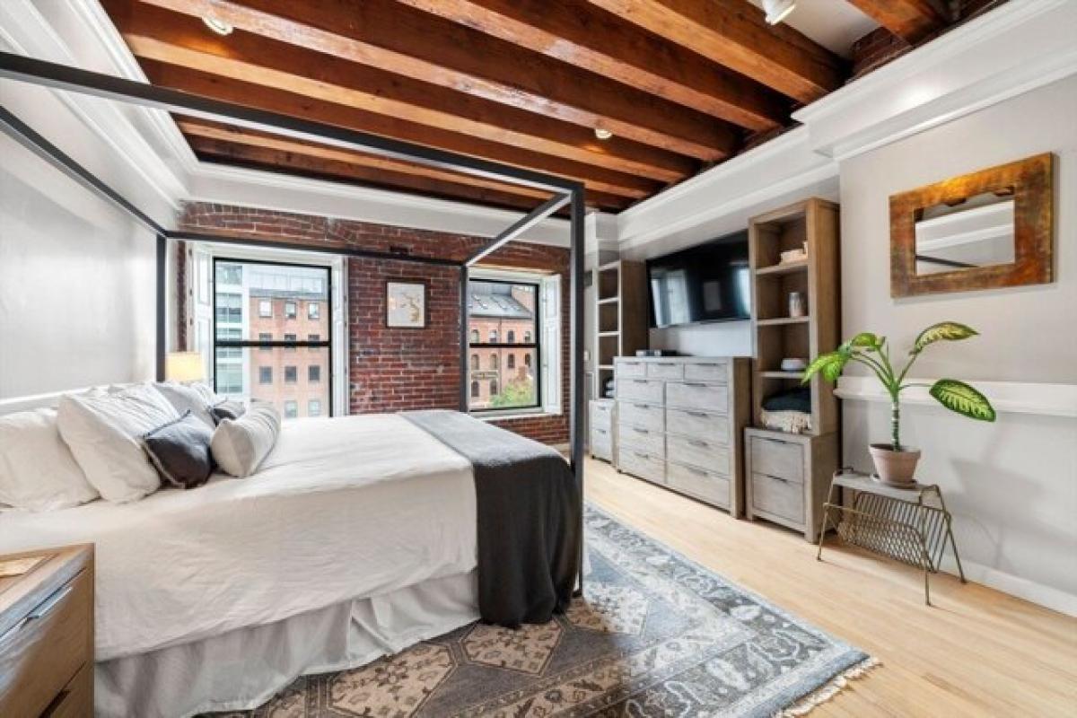 Picture of Home For Sale in Boston, Massachusetts, United States