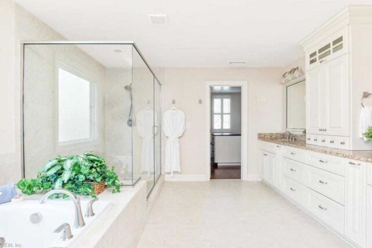 Picture of Home For Sale in Suffolk, Virginia, United States