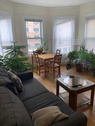Apartment For Rent in 