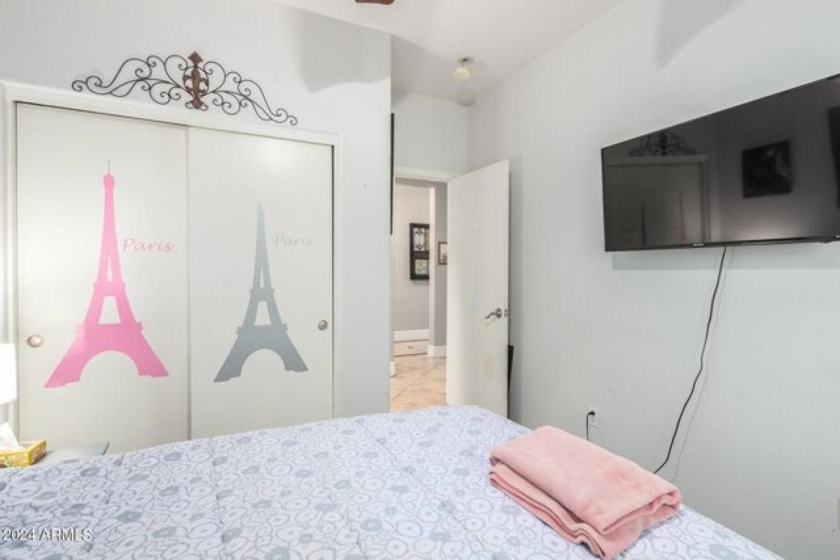 Picture of Home For Sale in Surprise, Arizona, United States