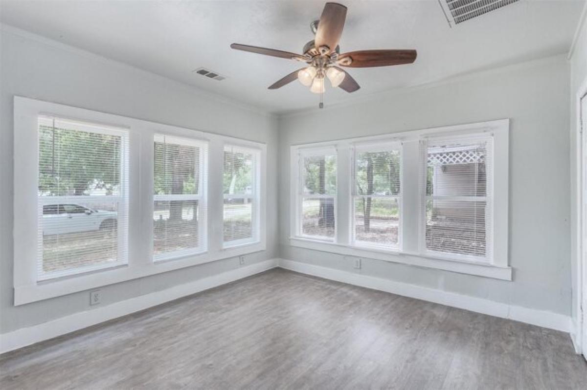 Picture of Home For Sale in Denton, Texas, United States