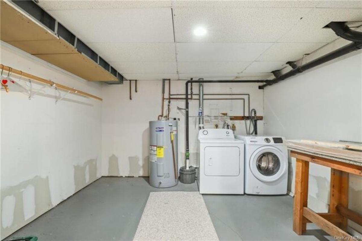 Picture of Home For Sale in Brewster, New York, United States