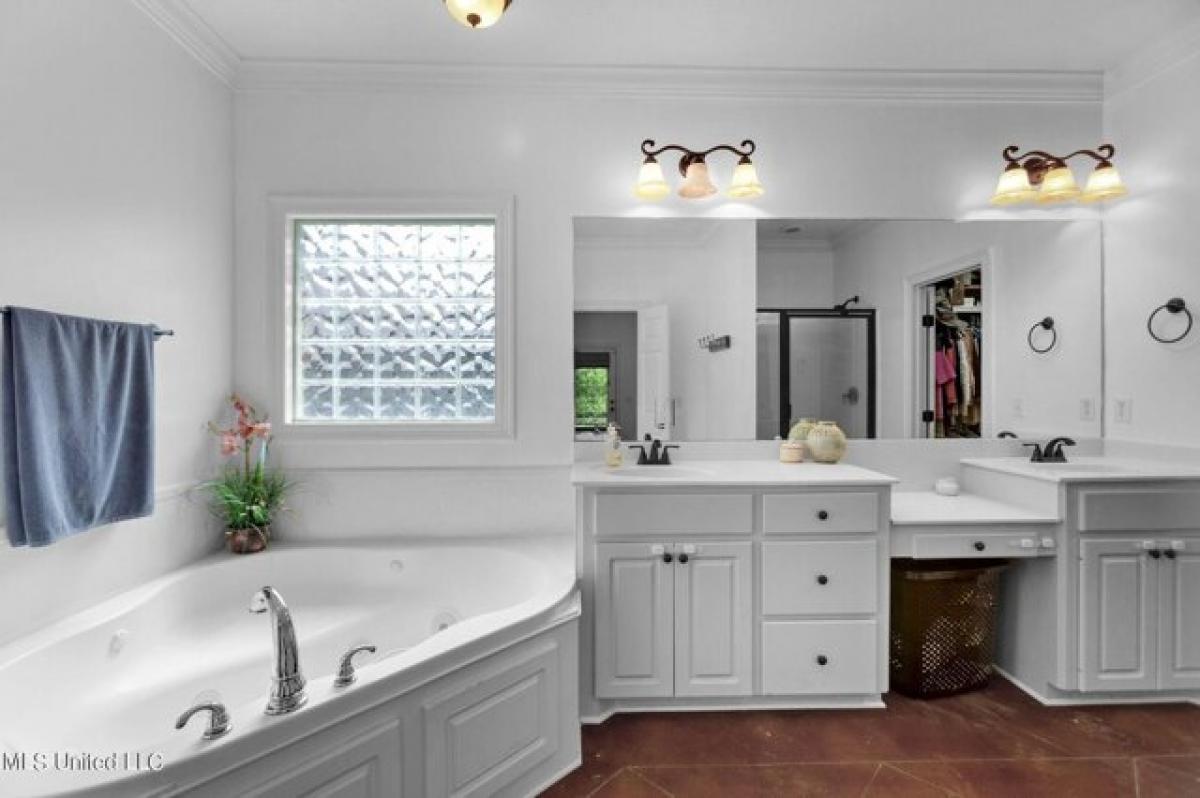 Picture of Home For Sale in Brandon, Mississippi, United States