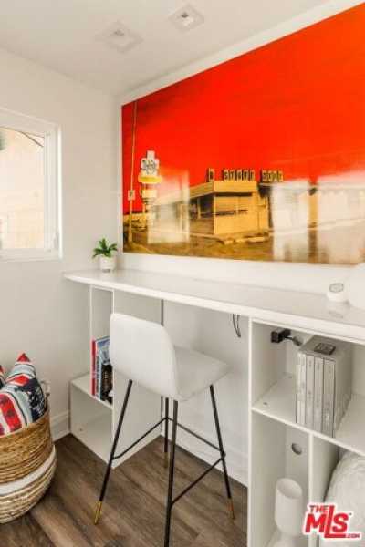 Home For Sale in Long Beach, California