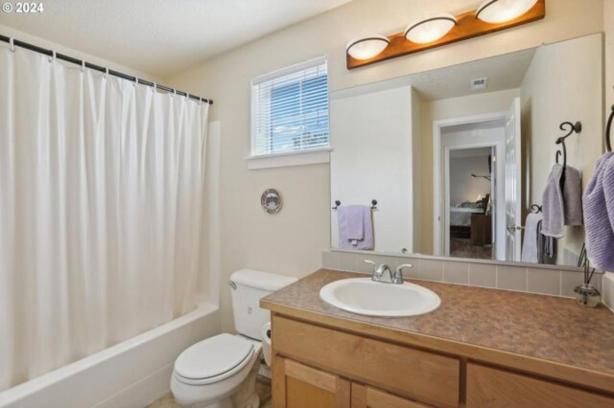 Picture of Home For Sale in Beaverton, Oregon, United States