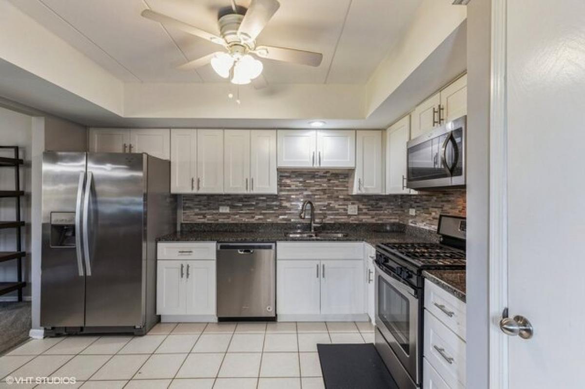 Picture of Home For Sale in Orland Park, Illinois, United States