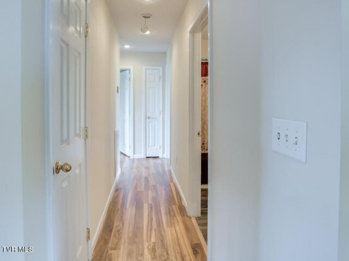 Picture of Home For Sale in Jonesborough, Tennessee, United States