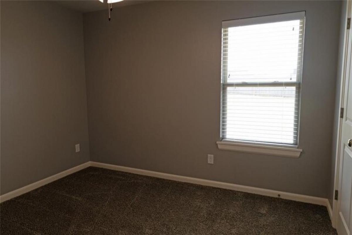 Picture of Home For Sale in Blanchard, Oklahoma, United States