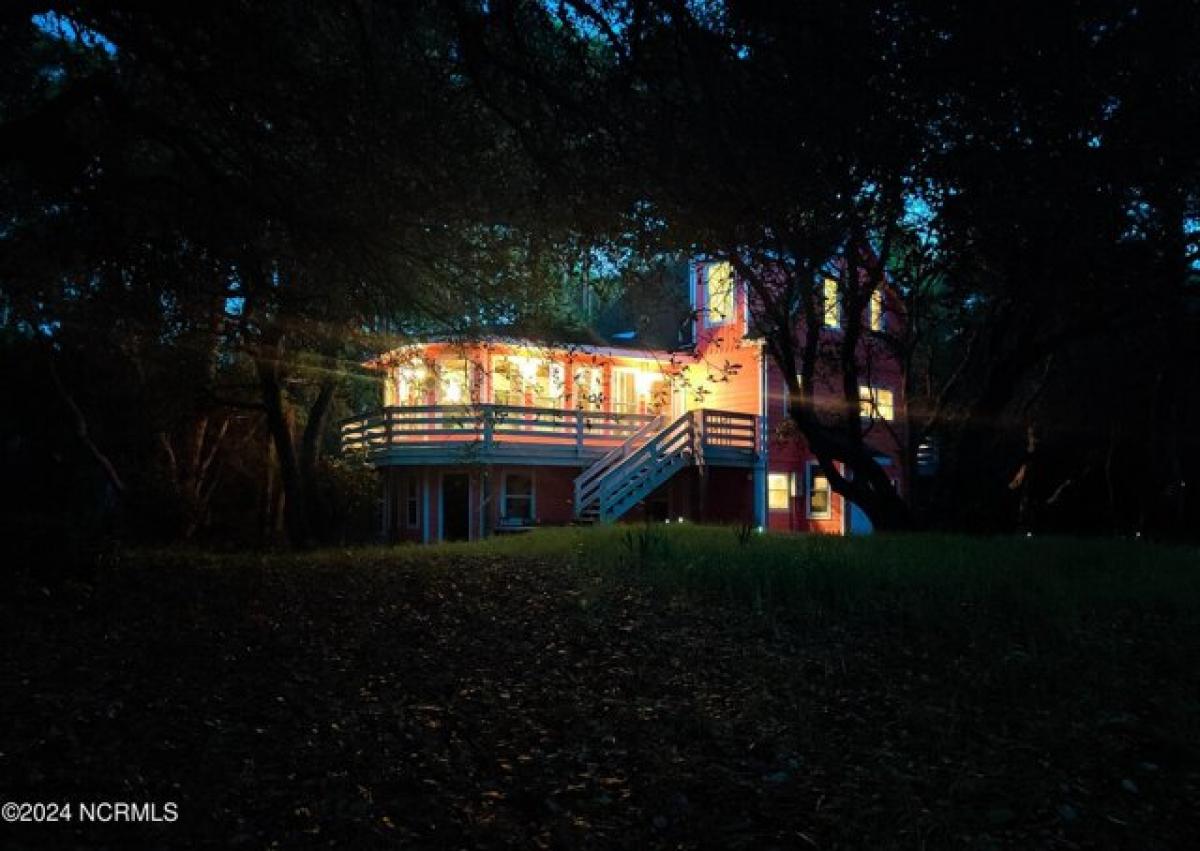 Picture of Home For Sale in Corolla, North Carolina, United States