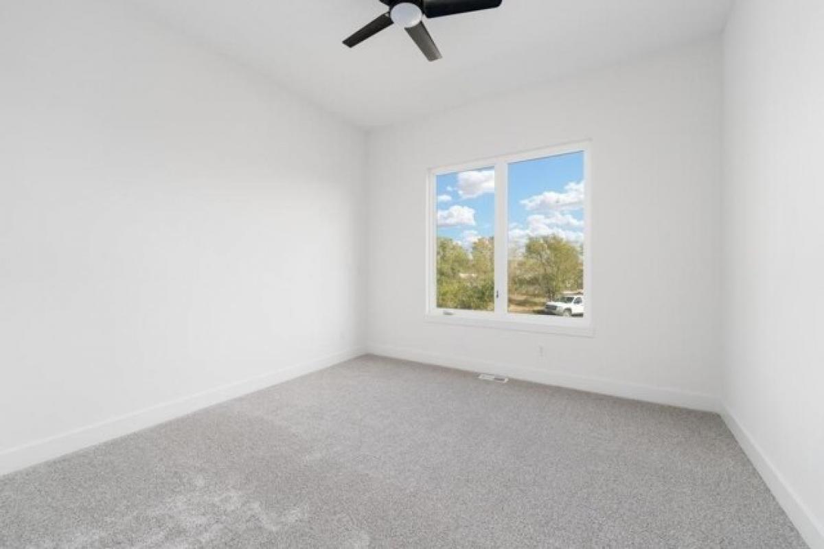 Picture of Home For Sale in Wichita, Kansas, United States