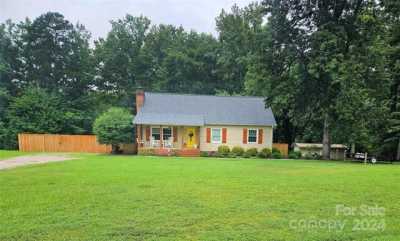 Home For Sale in Gastonia, North Carolina