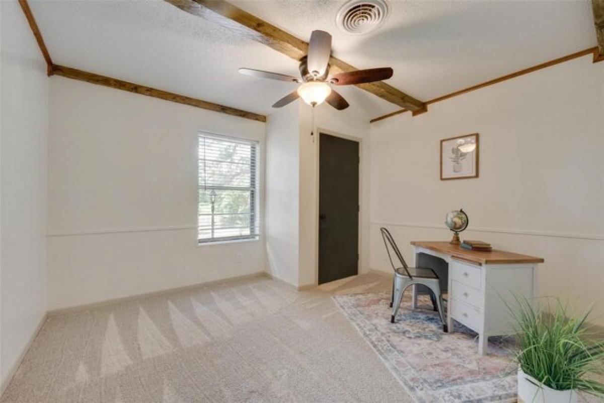 Picture of Home For Sale in Alvarado, Texas, United States