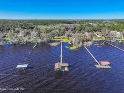 Home For Sale in Green Cove Springs, Florida