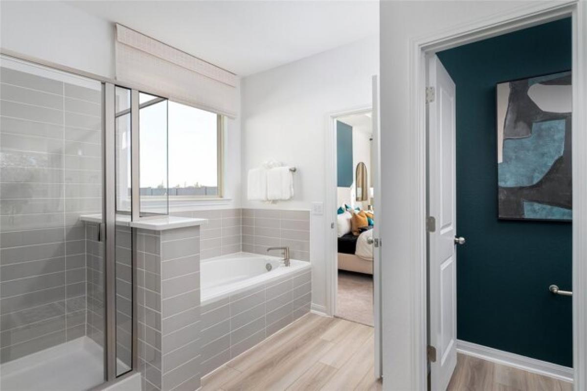 Picture of Home For Sale in Tomball, Texas, United States