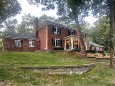 Home For Sale in Chesterfield, Missouri