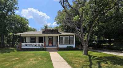 Home For Sale in Bangs, Texas
