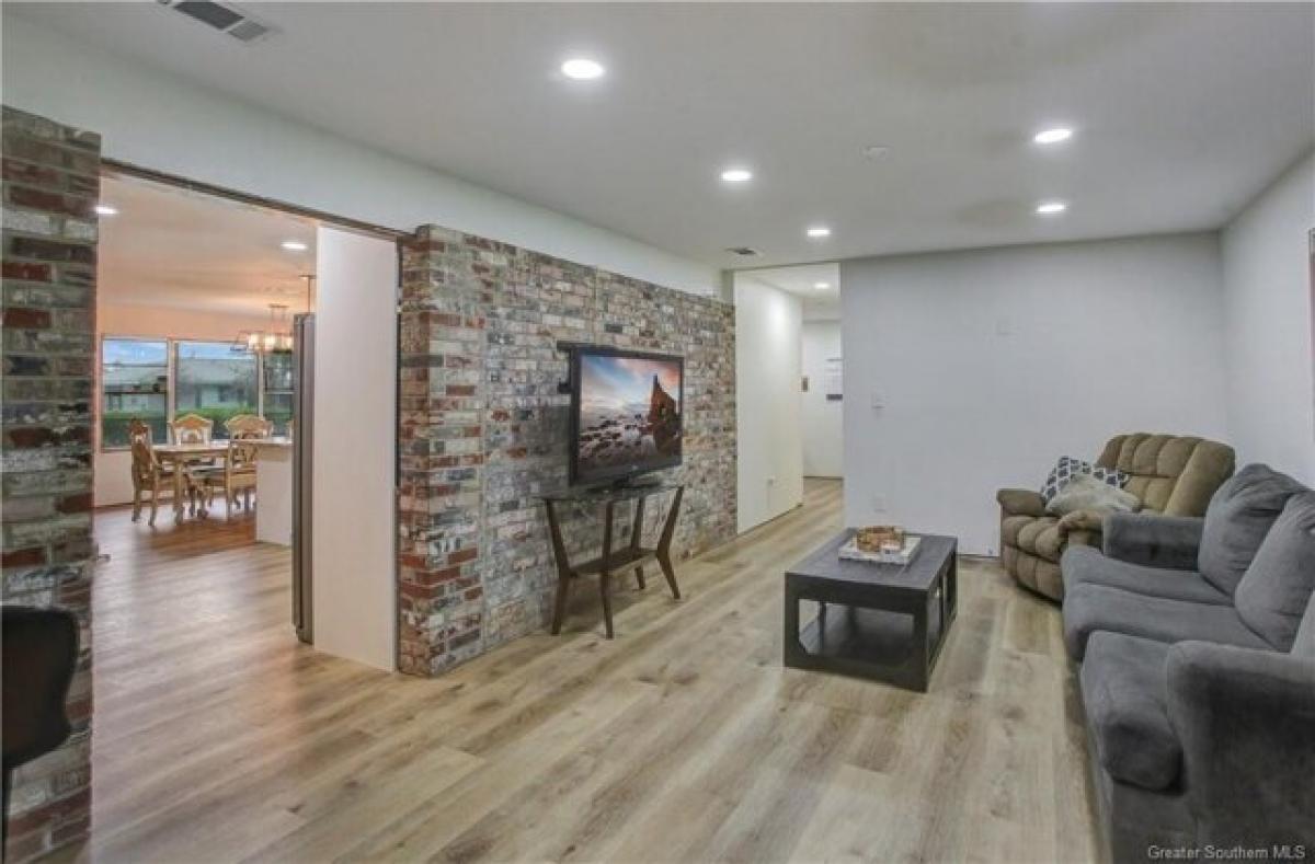 Picture of Home For Sale in Lake Charles, Louisiana, United States