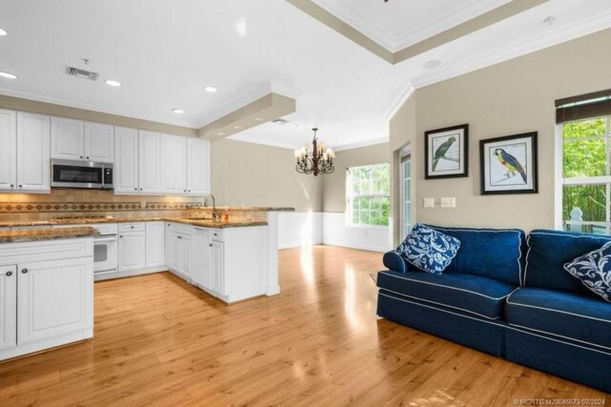 Picture of Home For Sale in Stuart, Florida, United States