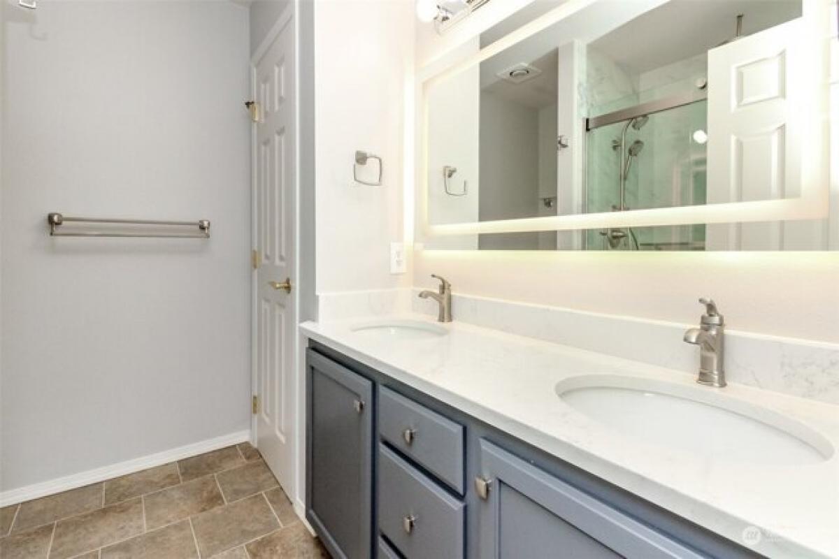 Picture of Home For Sale in Puyallup, Washington, United States