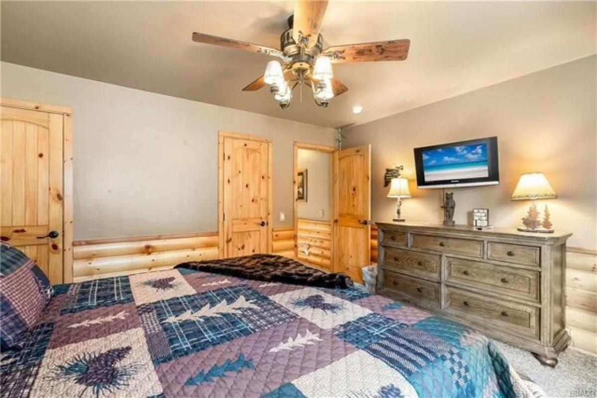 Picture of Home For Sale in Big Bear City, California, United States