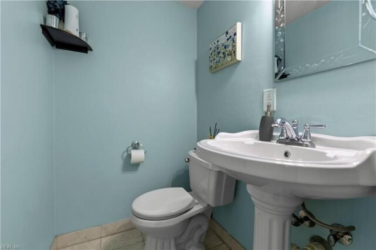 Picture of Home For Sale in Virginia Beach, Virginia, United States