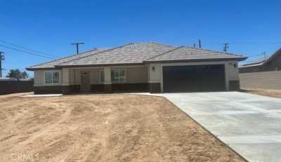 Home For Sale in Apple Valley, California