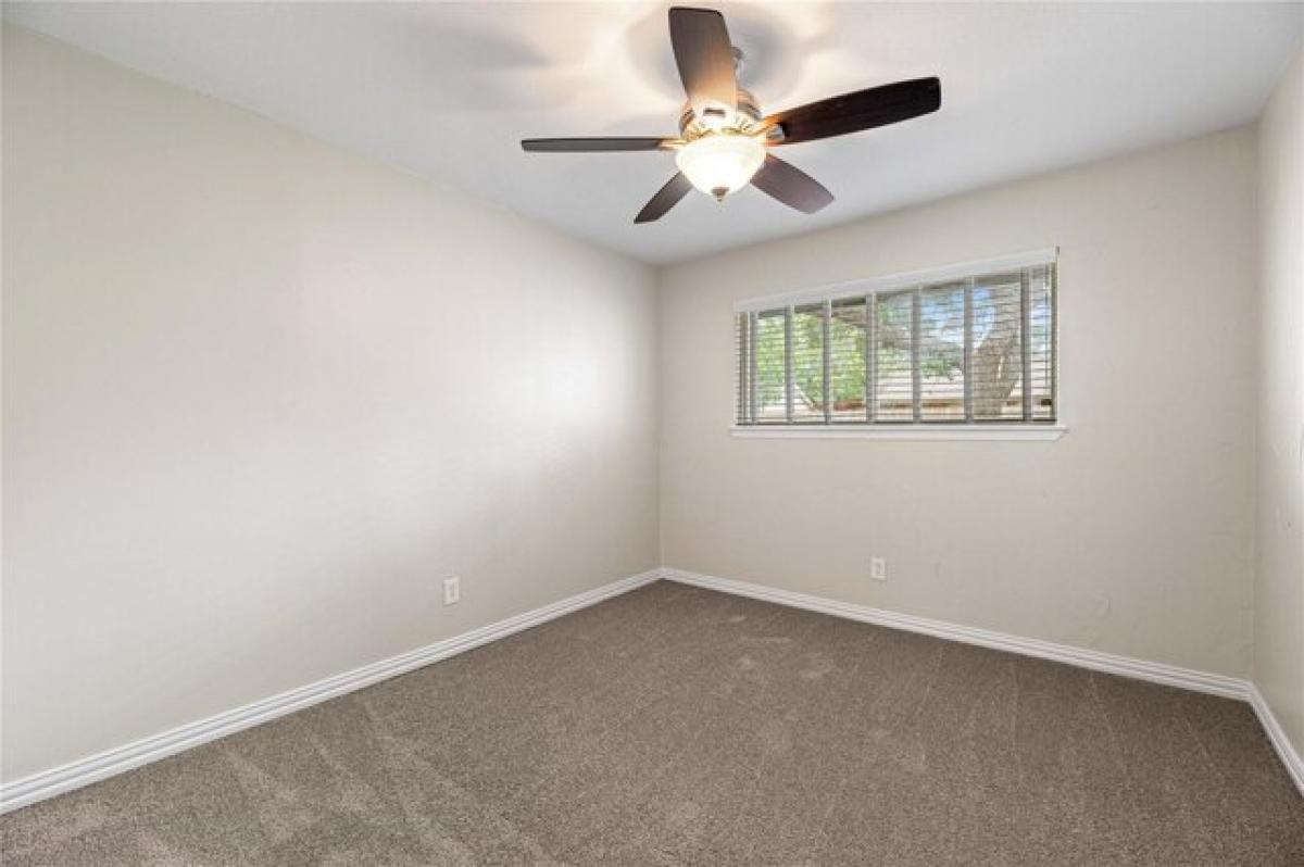 Picture of Home For Sale in Carrollton, Texas, United States