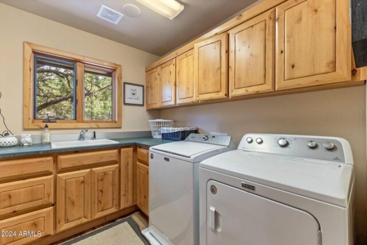 Picture of Home For Sale in Show Low, Arizona, United States