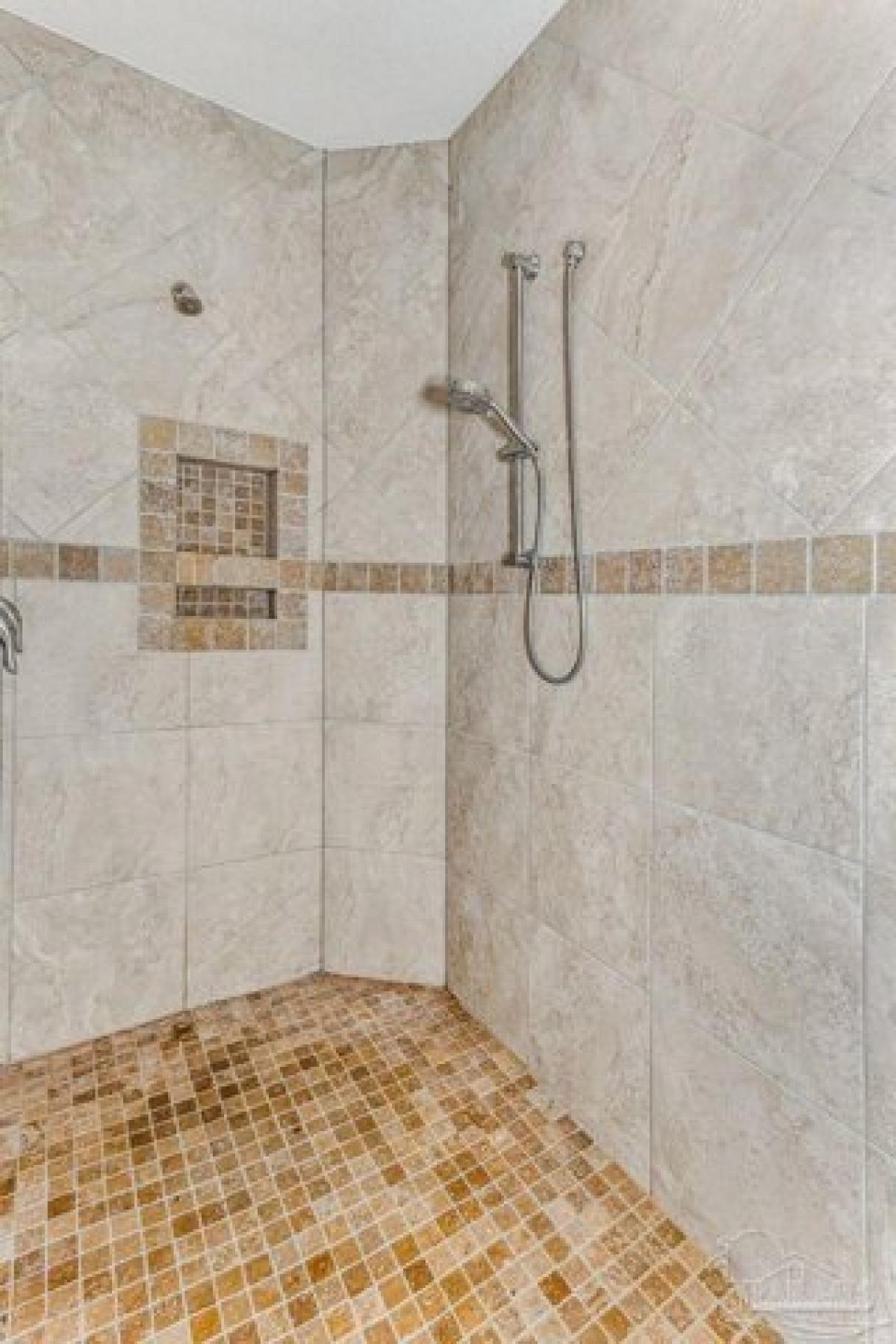 Picture of Home For Sale in Milton, Florida, United States