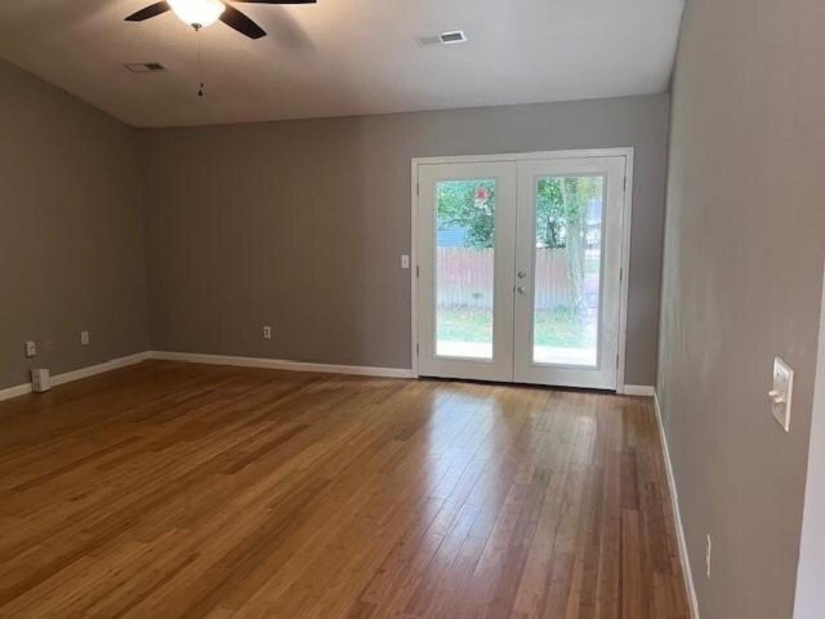 Picture of Home For Sale in Fayetteville, Arkansas, United States