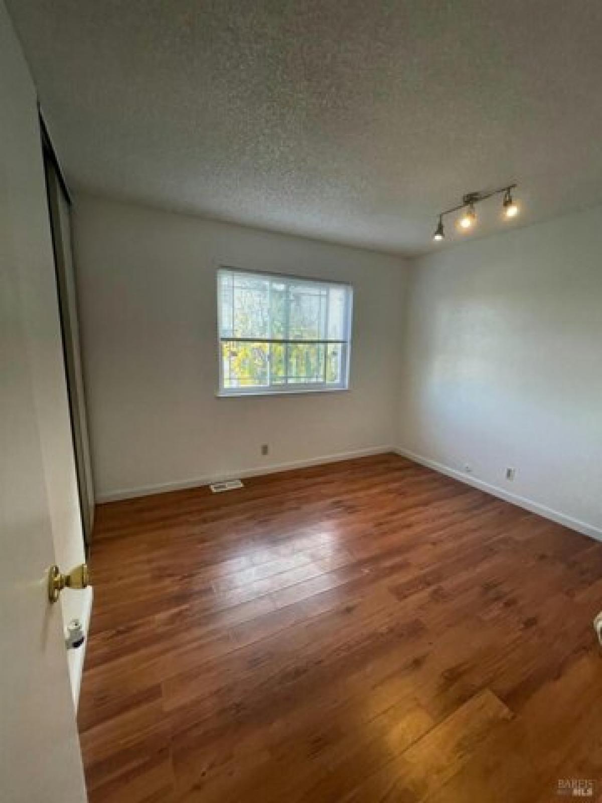 Picture of Home For Sale in Vallejo, California, United States